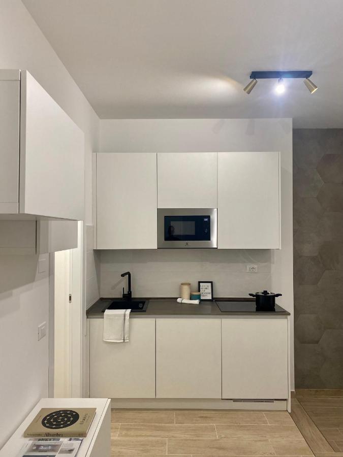 Suite Stresa Milano Centrale 3Pax Wifi Exterior photo